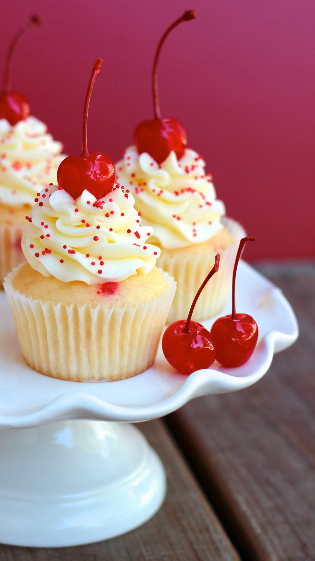 Cherry Cupcakes Htc One Wallpaper - Cupcake Wallpapers For Mobile - HD Wallpaper 