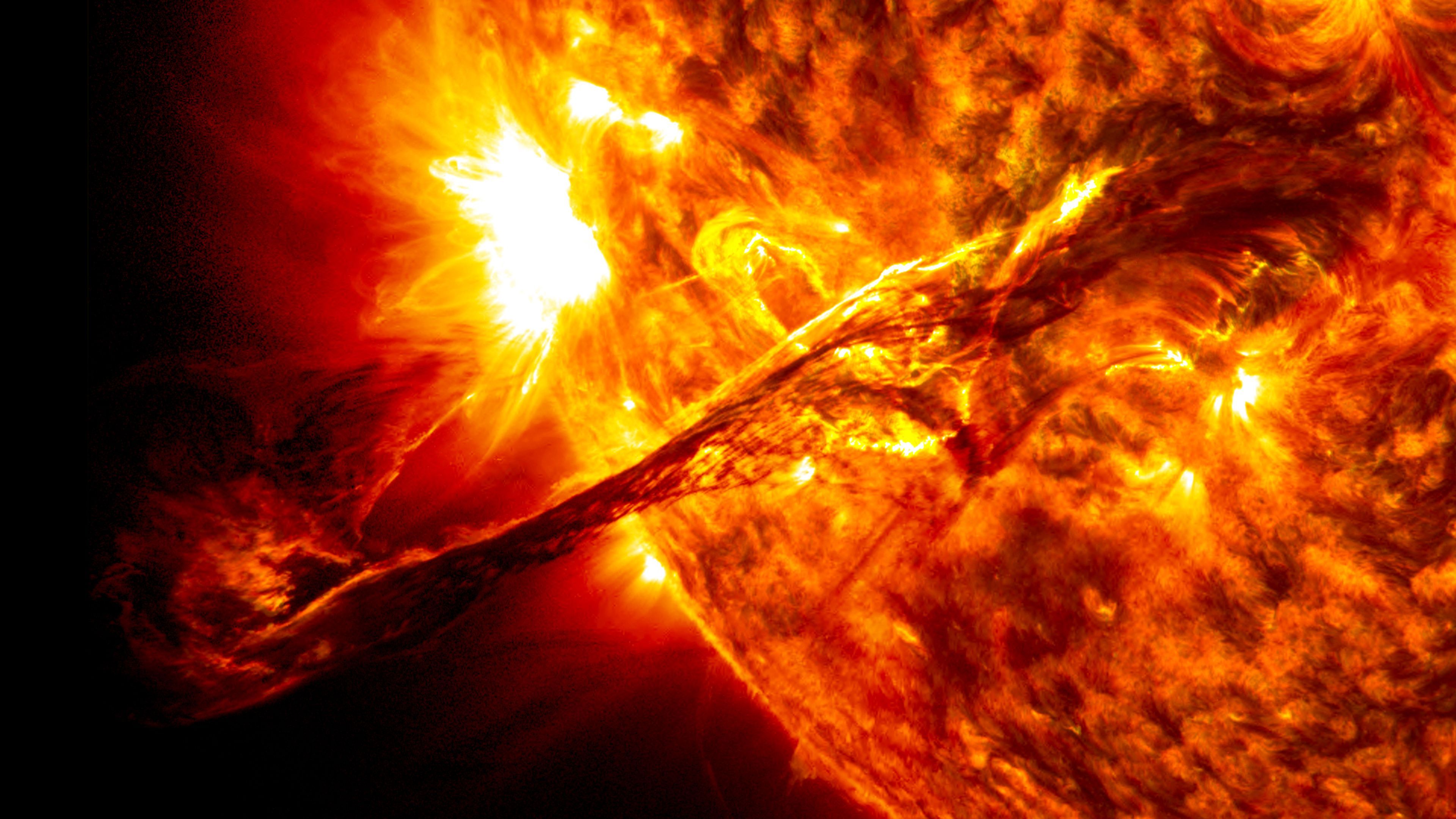 Sun 4k Wallpaper - Solar Flare - HD Wallpaper 