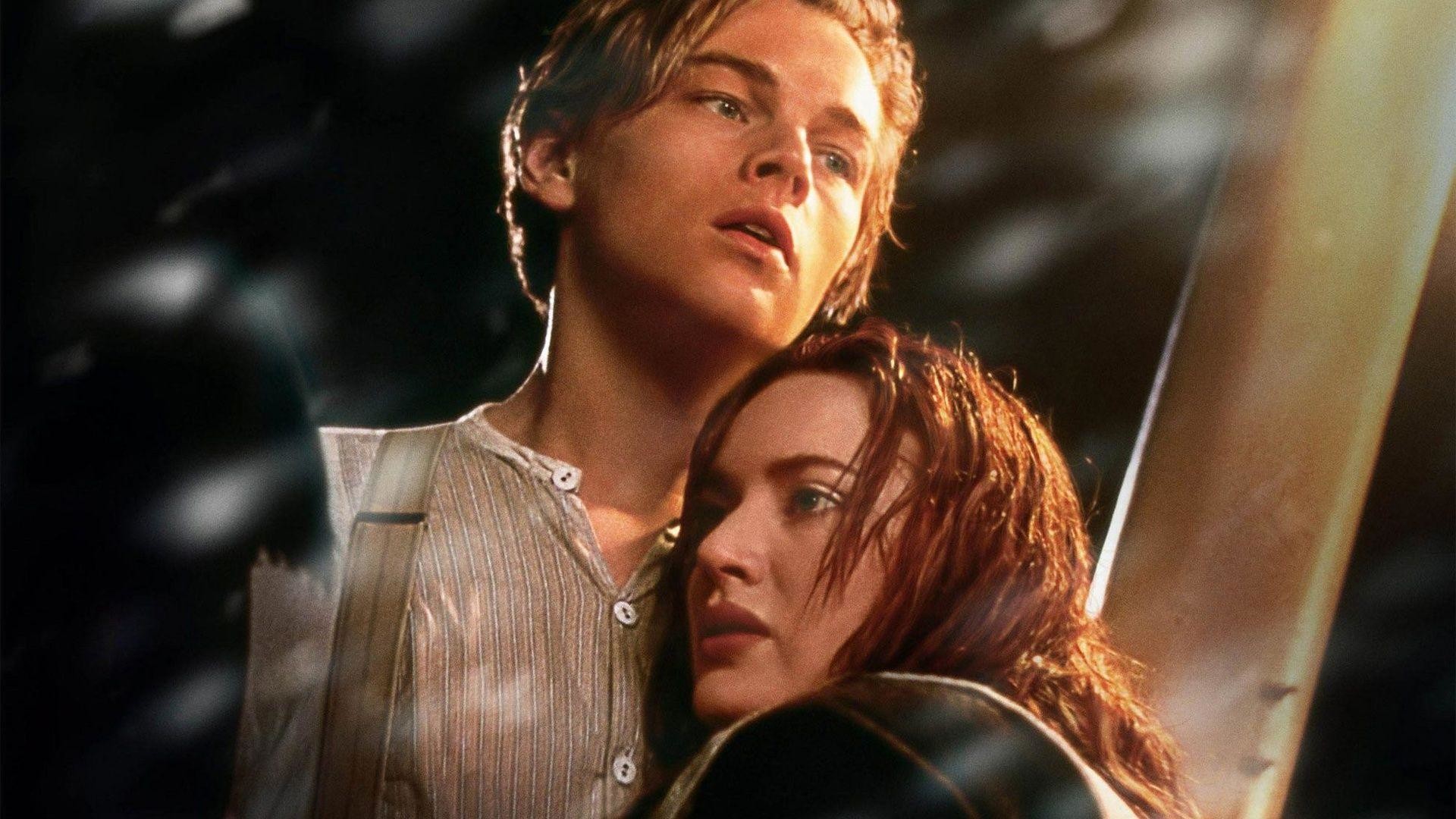 Leonardo Dicaprio And Kate Winslet In Titanic Wallpaper - Titanic Wallpaper Leonardo Dicaprio Young - HD Wallpaper 
