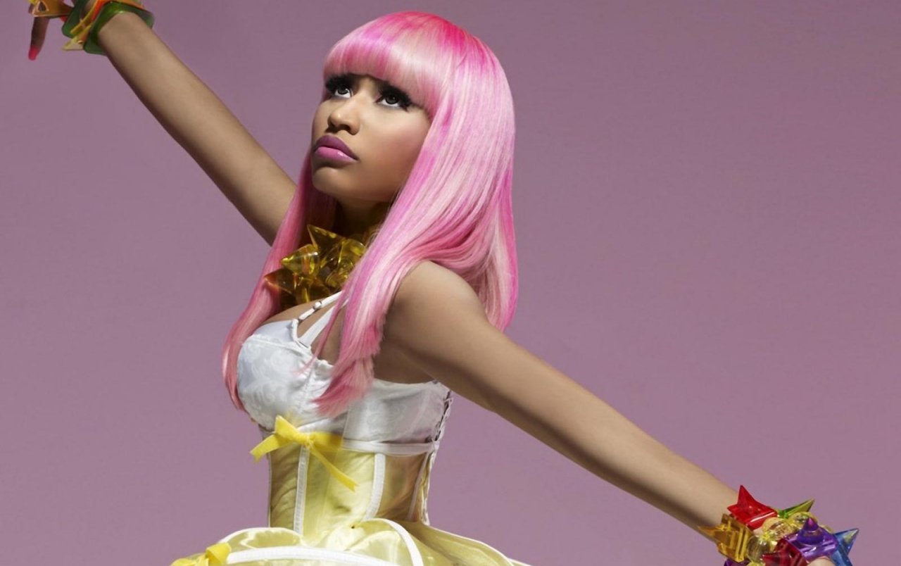 Nicki Minaj Dancing Wallpapers - Nicki Minaj Ft Rihanna Fly - HD Wallpaper 