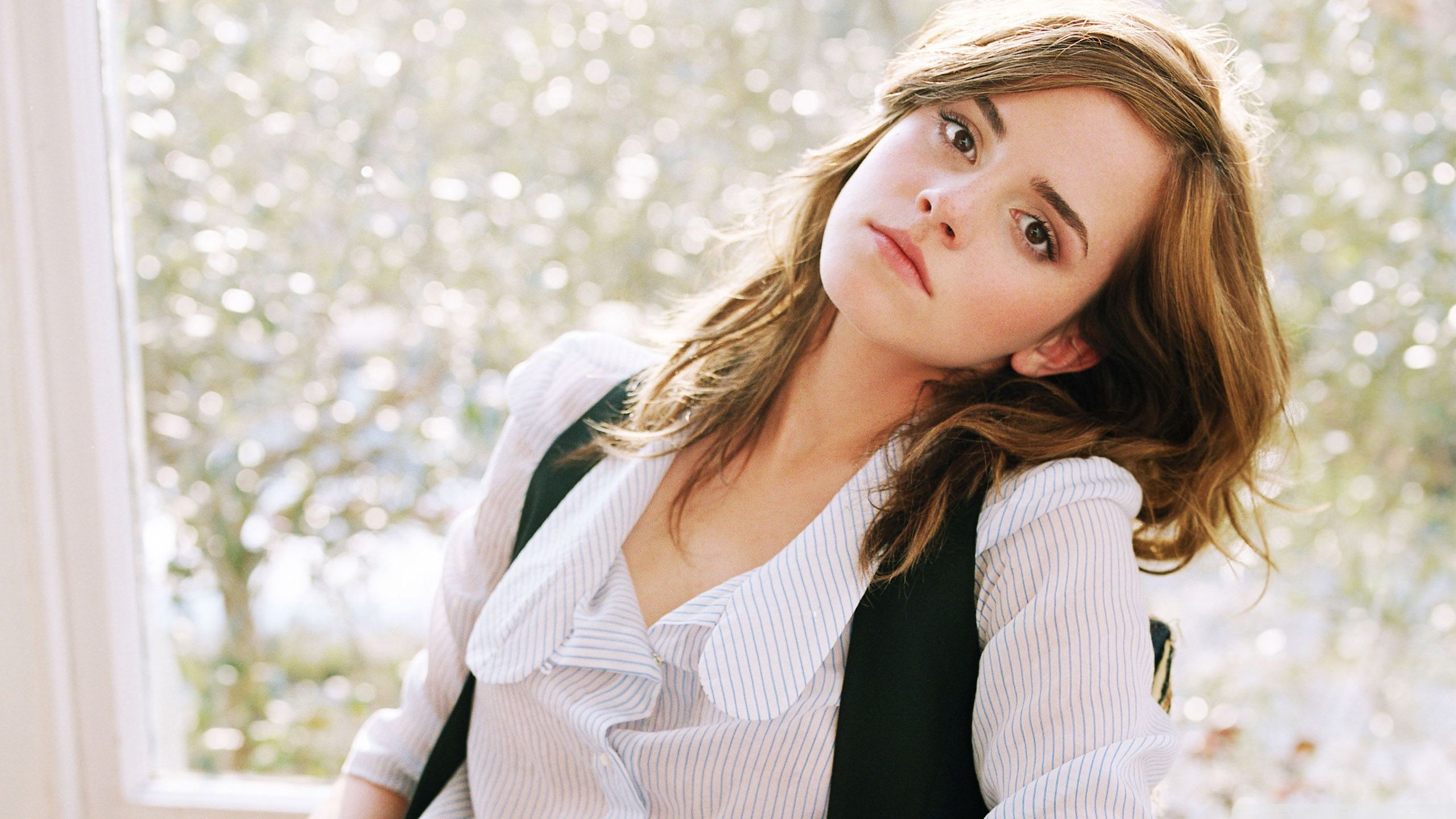 Emma Watson - HD Wallpaper 