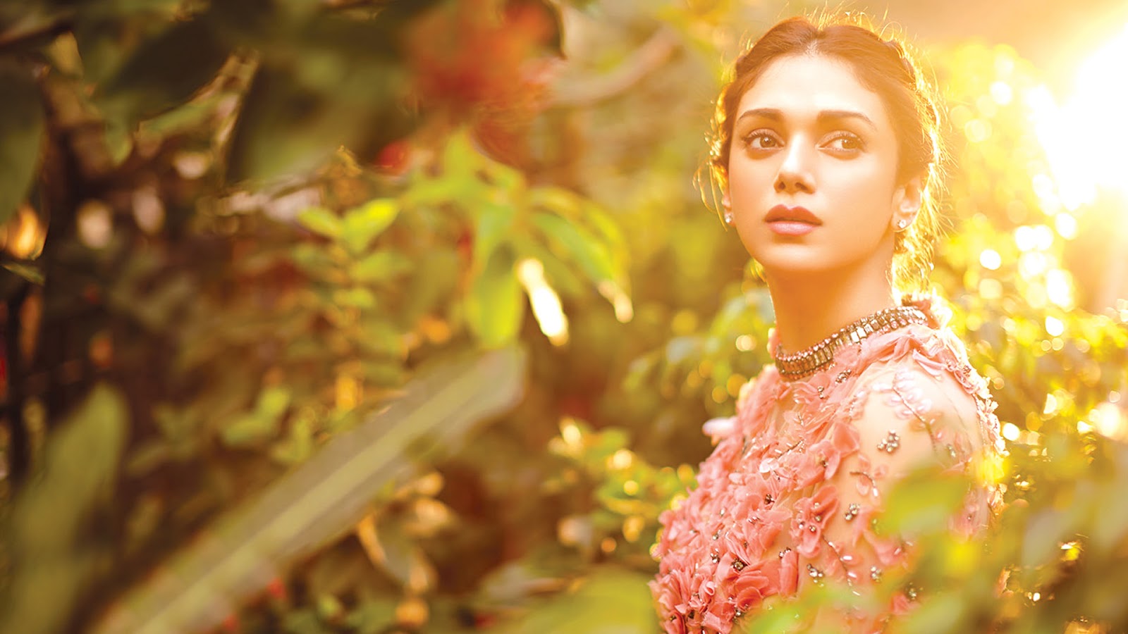 Aditi Rao Hydari Hd Wallpapers - Aditi Rao Hydari Wallpapers Hd - HD Wallpaper 
