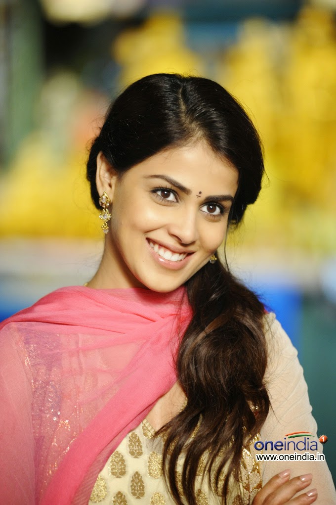 Genelia D Souza Cute - HD Wallpaper 