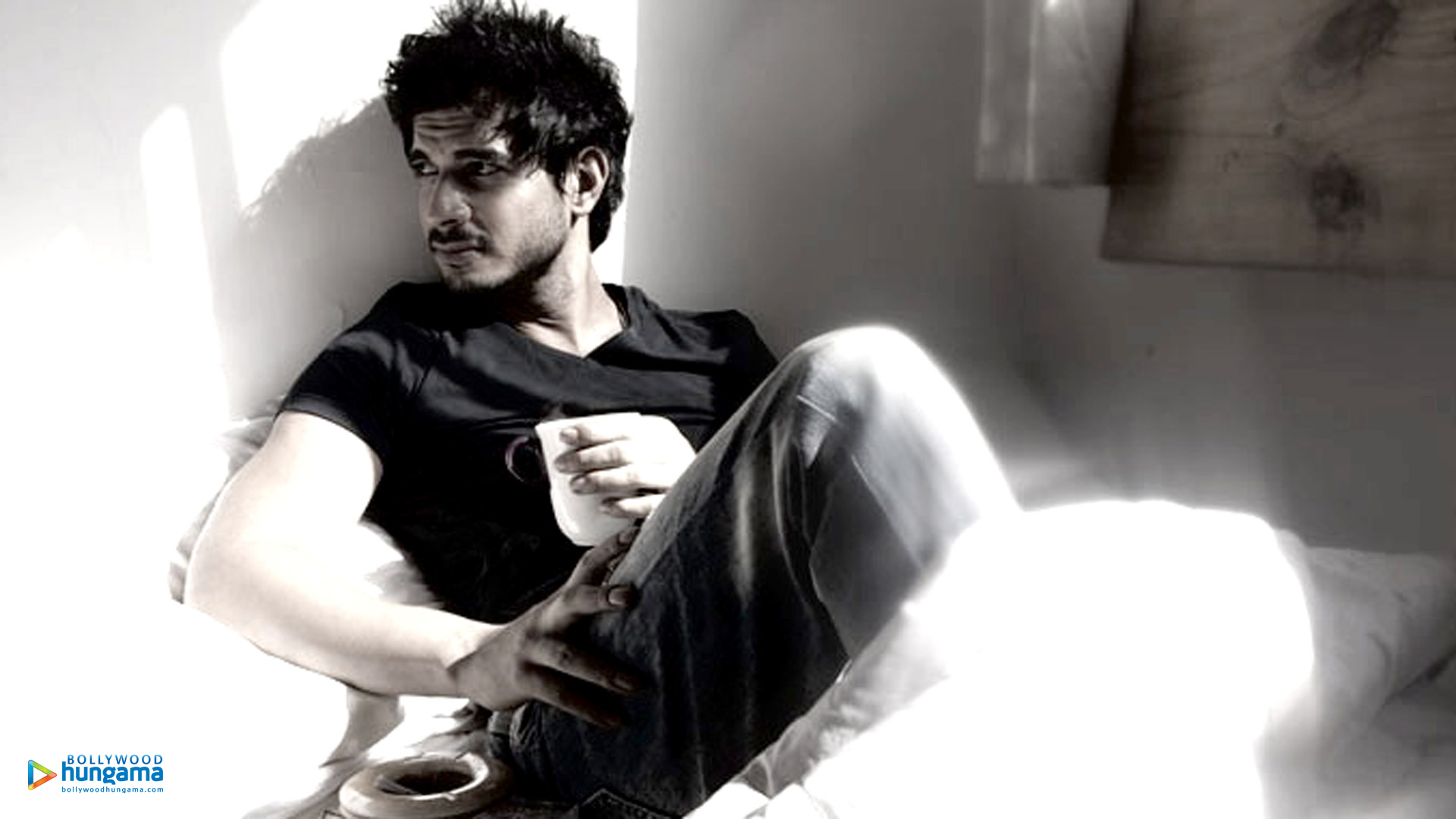 Tahir Raj Bhasin - HD Wallpaper 