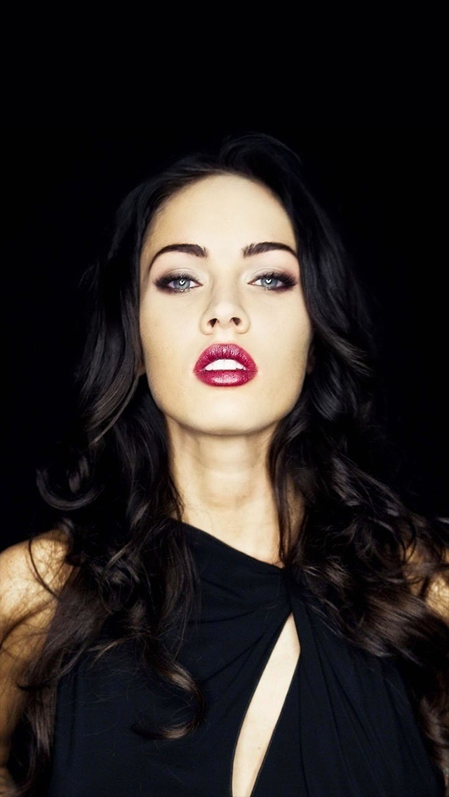 Megan Fox Calendar Megan Fox Wallpaper Iphone 640x1136 Wallpaper Teahub Io