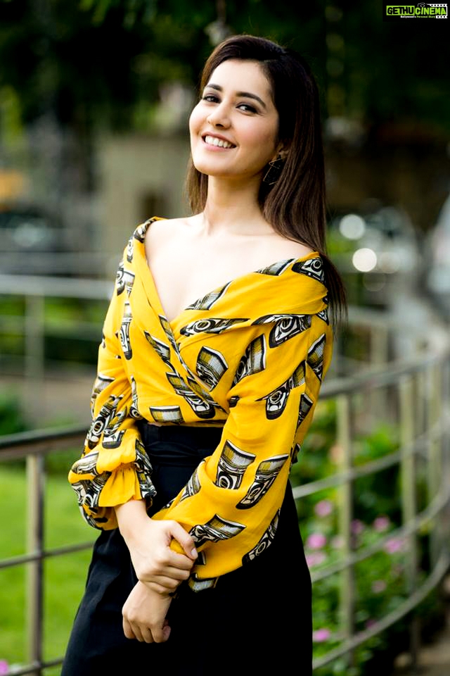 Raashi Khanna - Rashi Khanna Pic Instagram - HD Wallpaper 