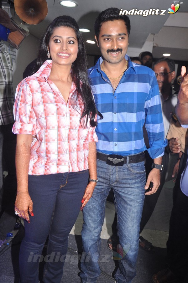 Sneha, Prasanna @ Anams Man Brand Launch Gallery Clips - Actor Sneha Prasanna Sex - HD Wallpaper 