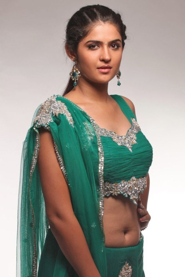 Deeksha Seth In Mirapakaya - HD Wallpaper 