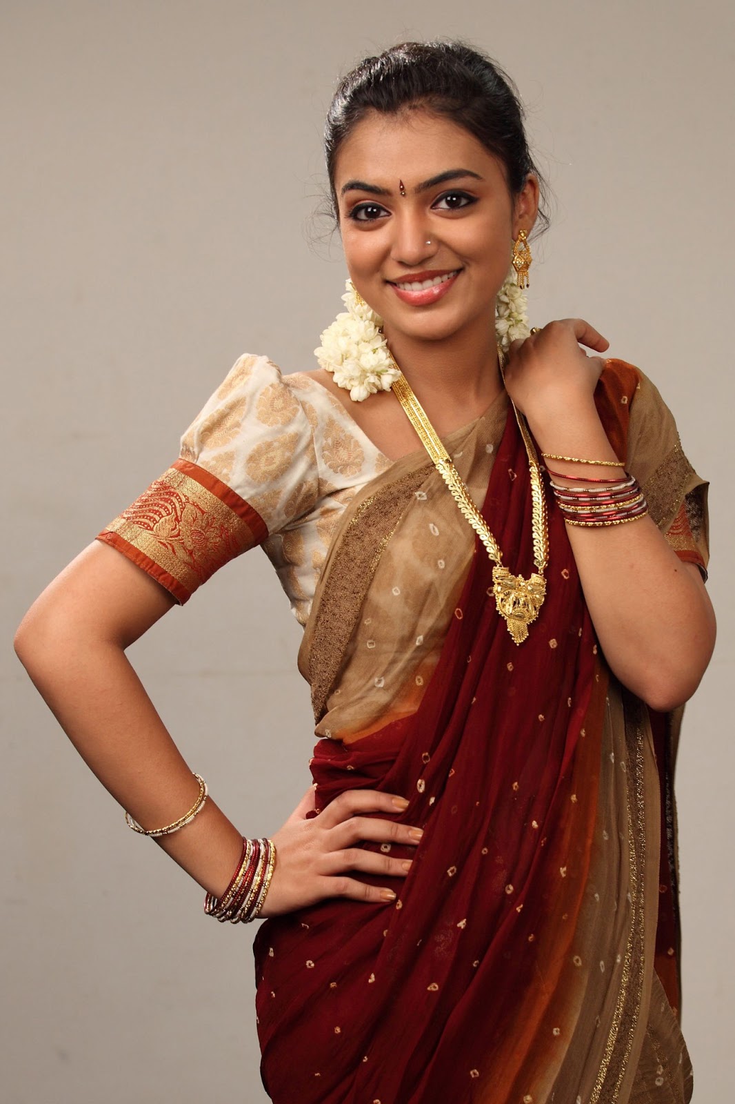 Xxx Tamil Actress Nazriya - HD Wallpaper 