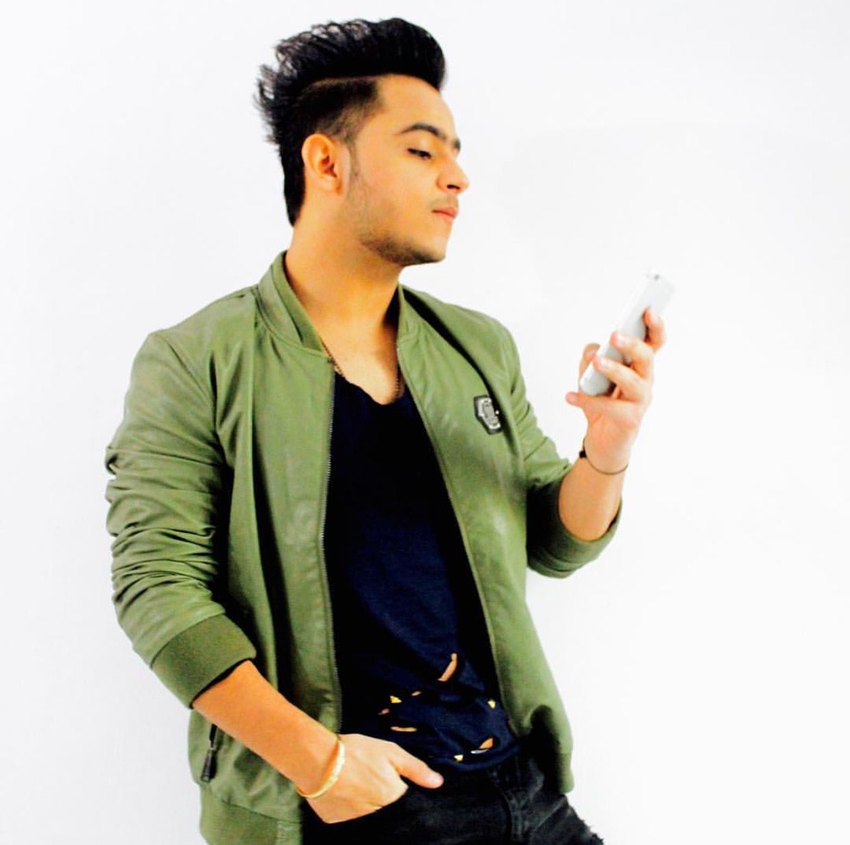 Millind Gaba - HD Wallpaper 