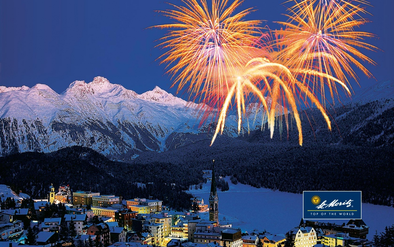 Fireworks Wallpapers - St Moritz New Year - HD Wallpaper 