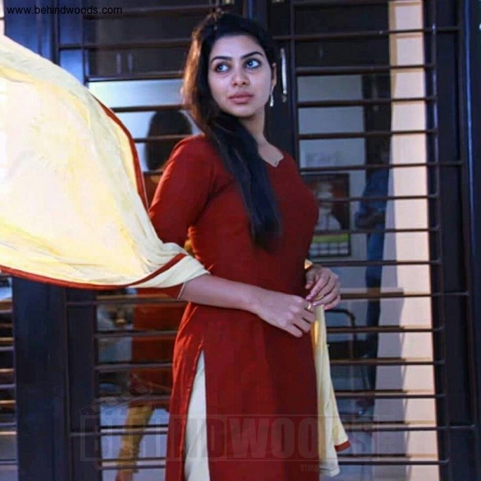 Satna Titus Hot - HD Wallpaper 