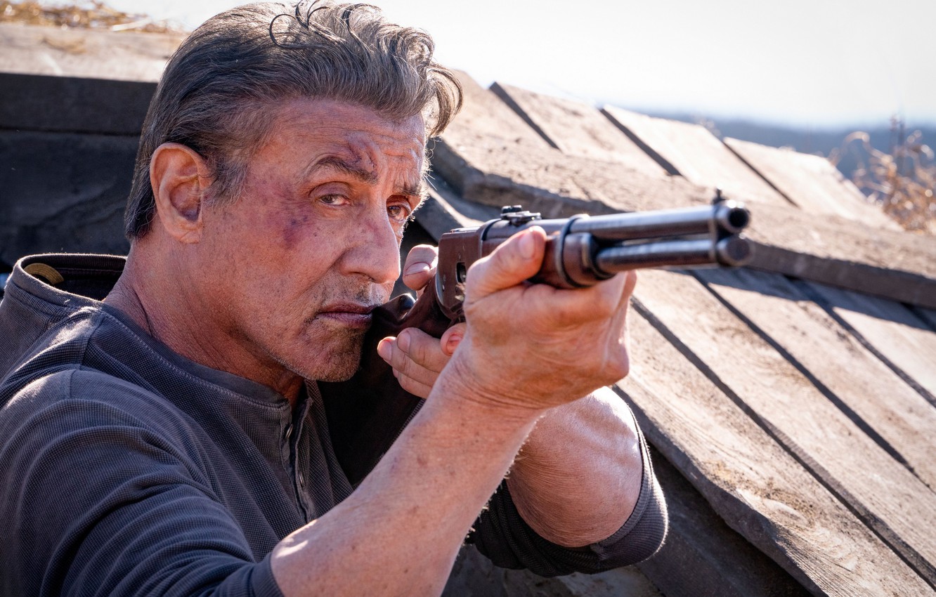 Photo Wallpaper Look, Pose, Rifle, Sylvester Stallone, - Rambo Last Blood Time - HD Wallpaper 