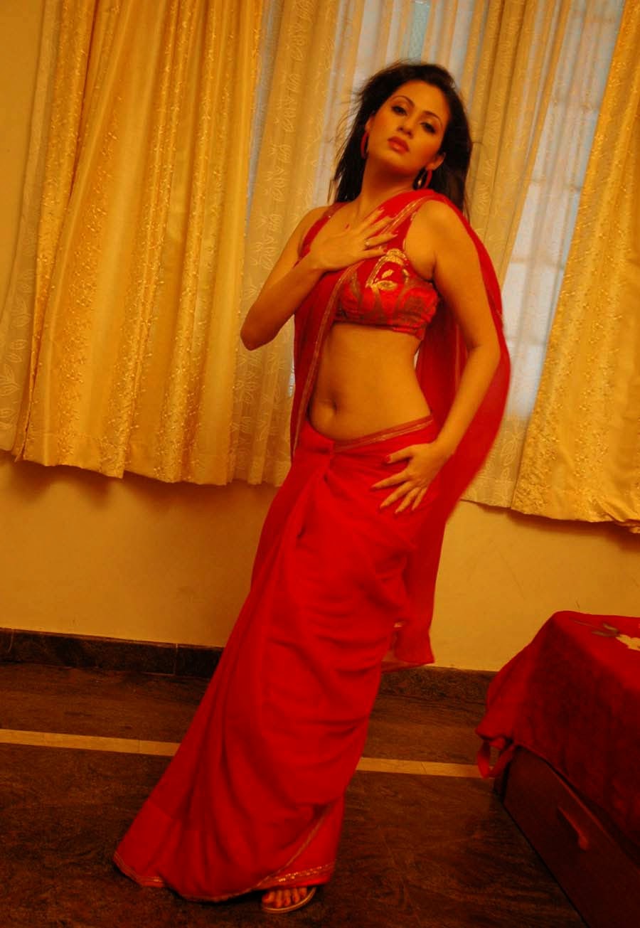 Sadha Hot In Mythri - HD Wallpaper 