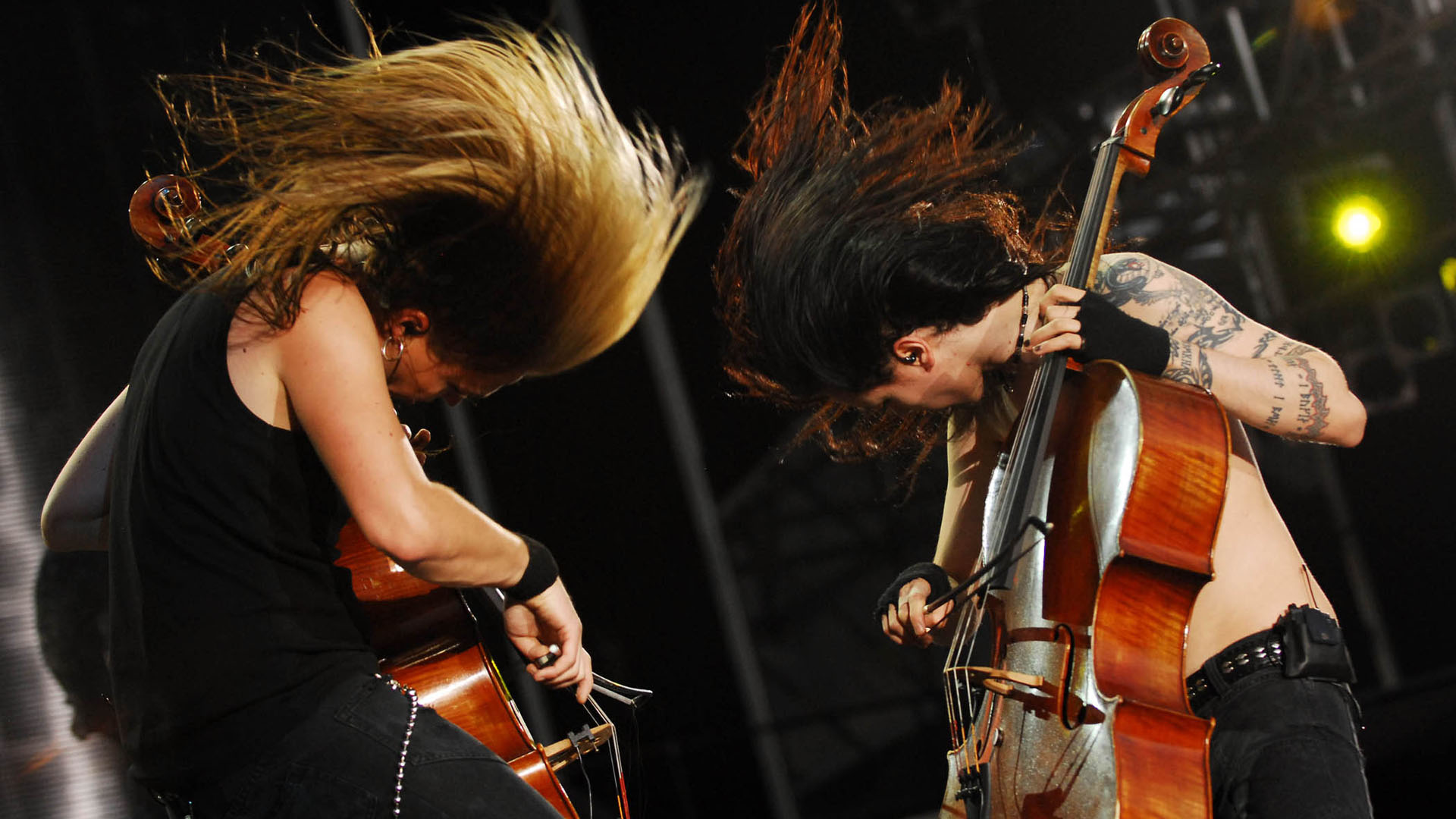 Head Banging On Violin - HD Wallpaper 