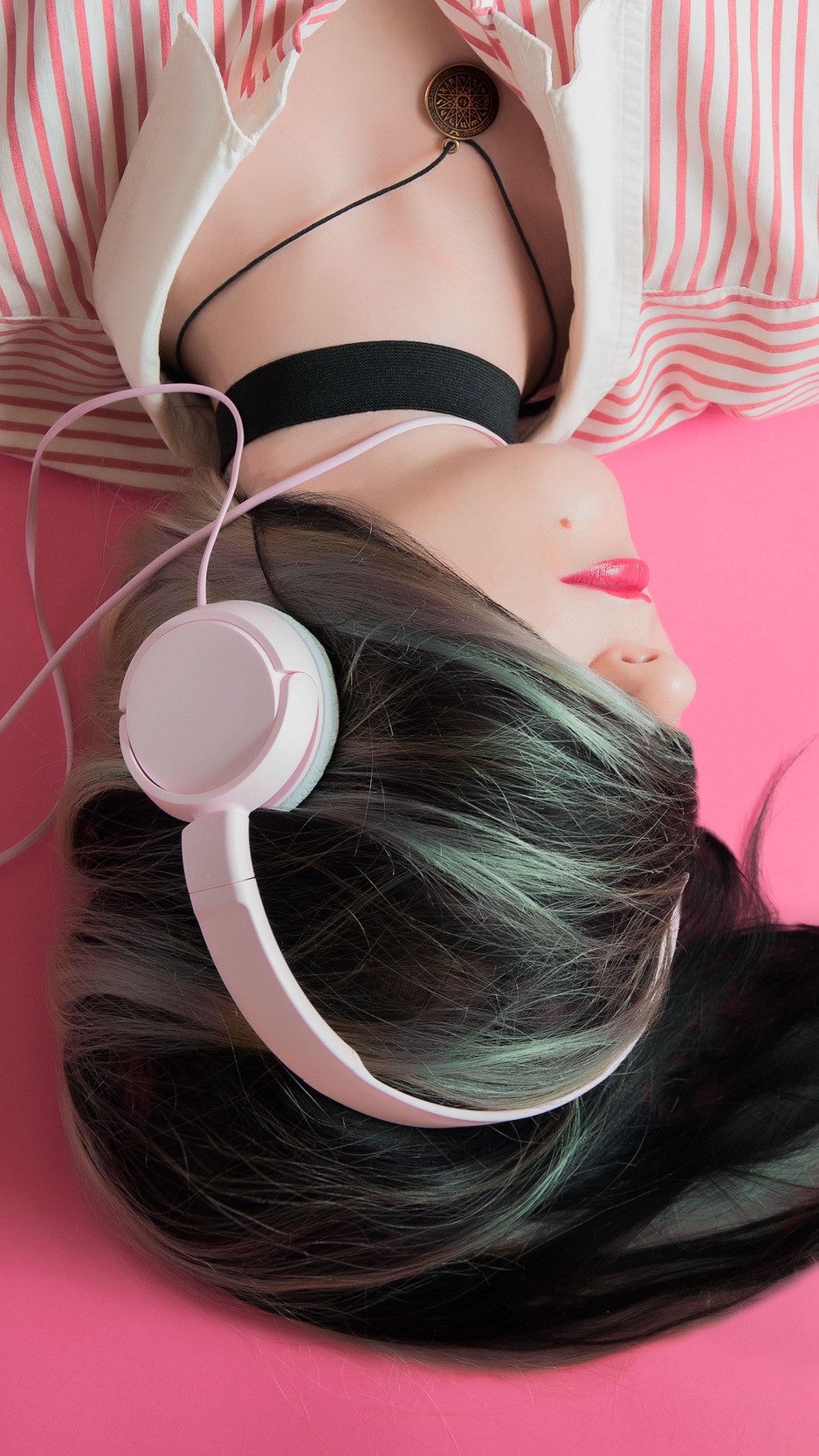 Wallpaper Headphones, Girl, Music Lover, Pink, Hair - Iphone Wallpaper For Music Lovers - HD Wallpaper 