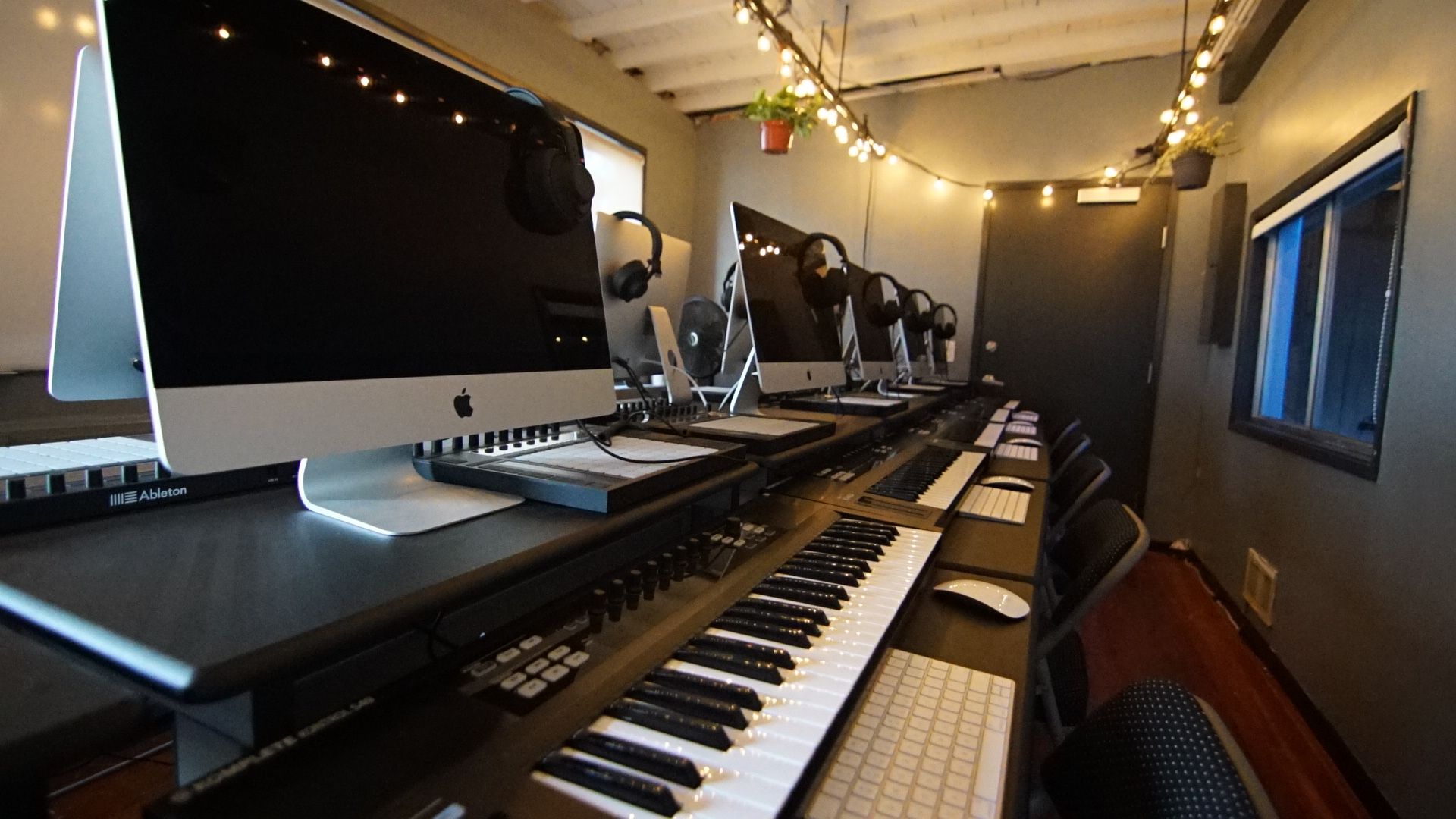 Take A Photo Tour Of Our Los Angeles Music Production - Music Studio - HD Wallpaper 