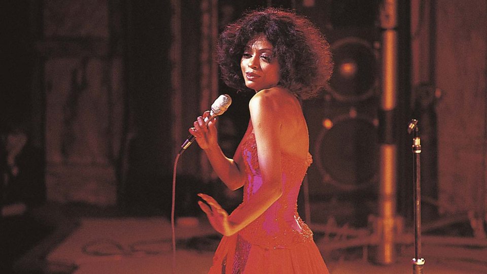 Diana Ross Singing - HD Wallpaper 