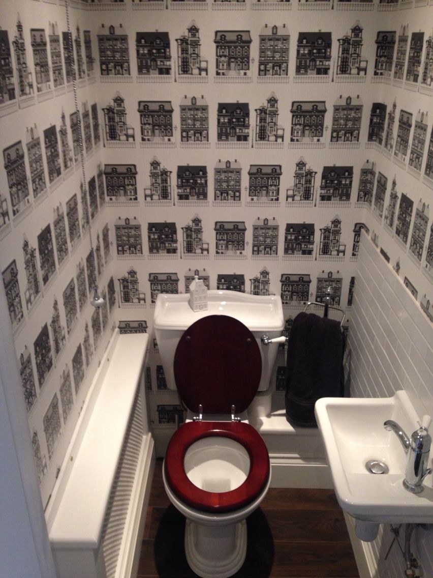 Small Cloakroom Toilet Black And White - HD Wallpaper 