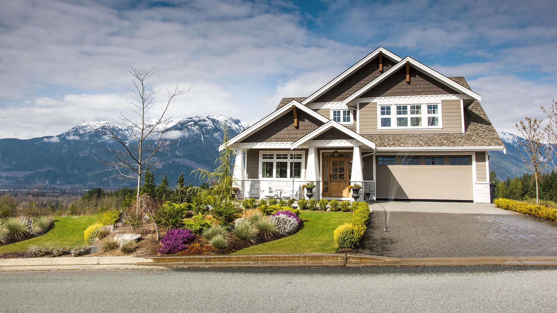 University Heights - House - HD Wallpaper 