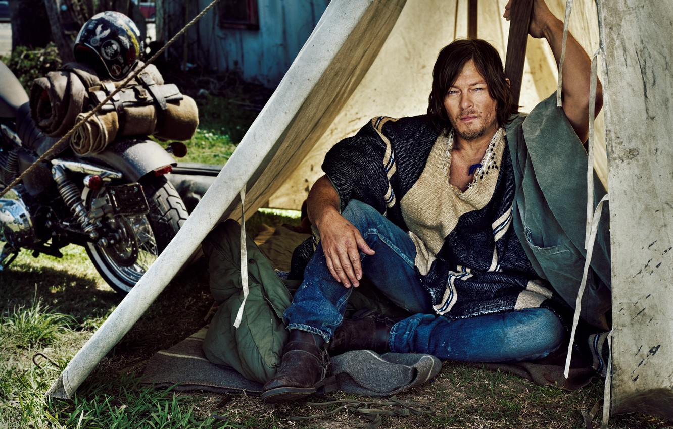 Photo Wallpaper Photo, Jeans, Motorcycle, Actor, Tent, - Norman Reedus Motorcycle - HD Wallpaper 