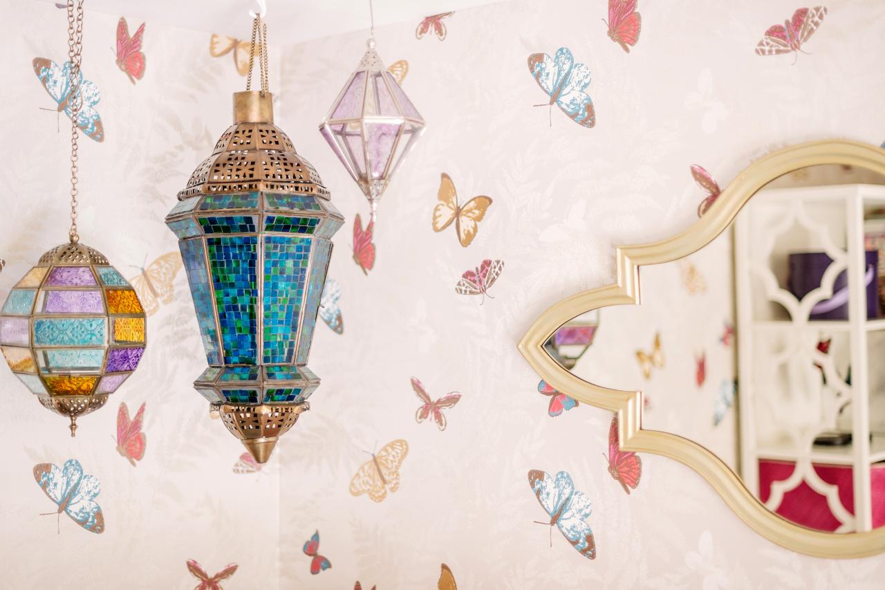Moroccan-inspired Lanterns Hanging In Front Of Butterfly - Moroccan Lantern - HD Wallpaper 