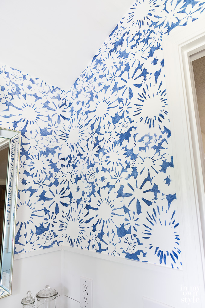 Paint Stencil Walls Vertical - HD Wallpaper 