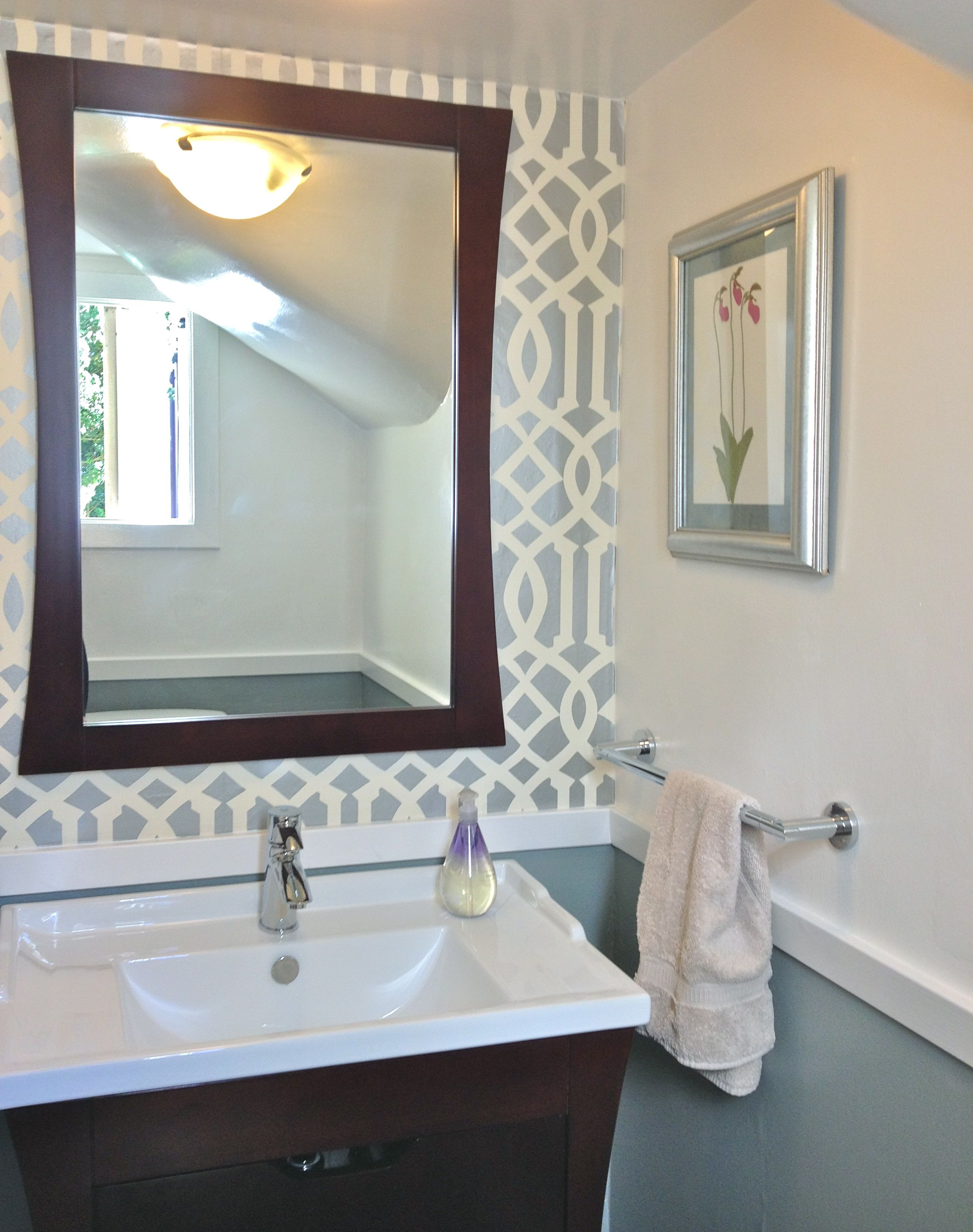 Details, Like The Imperial Trellis Wallpaper And New - Small Bathroom Wallpaper Accent Wall - HD Wallpaper 