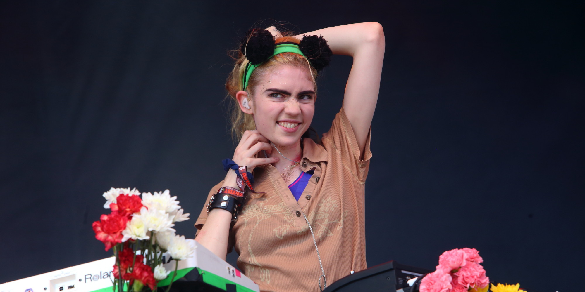 Grimes Desktop - 2000x1000 Wallpaper - teahub.io