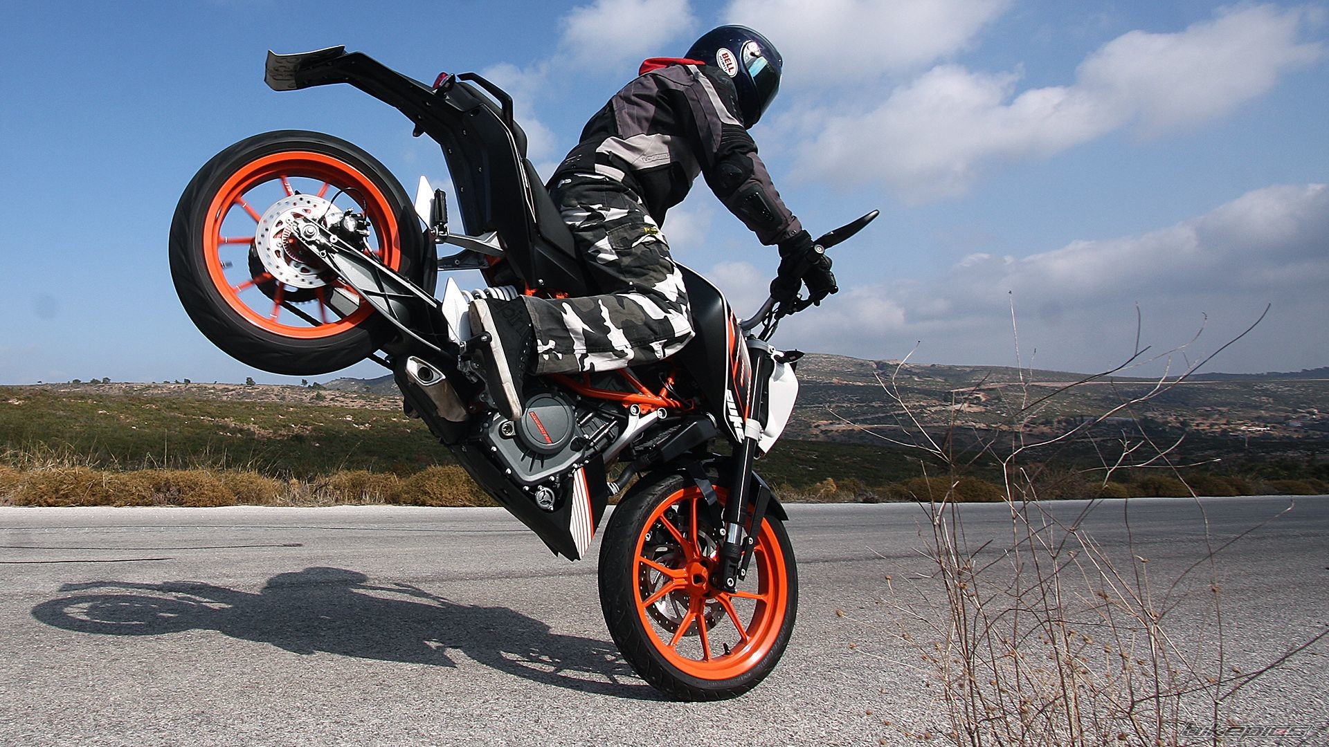 Ktm 390 Duke 
 Data-src - Ktm Duke 200 Stunt - HD Wallpaper 
