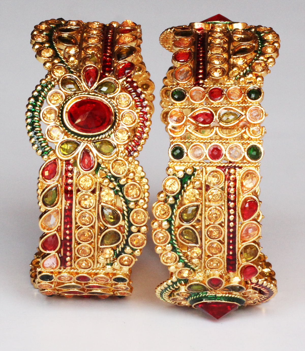 Beautiful Gold Bridal Bangles Wallpaper - Latest Bangle Designs Artificial - HD Wallpaper 