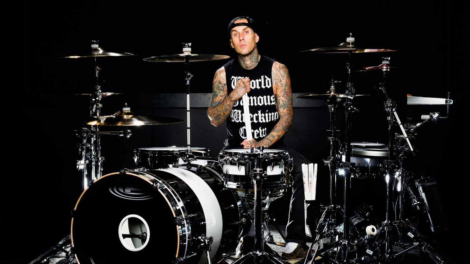 Travis Barker Wallpaper Hd - HD Wallpaper 