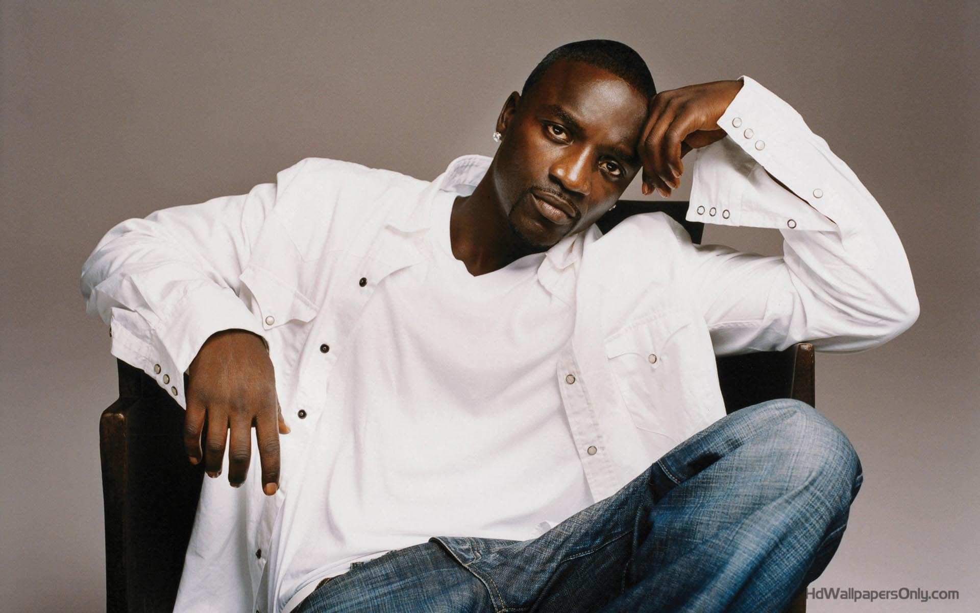Akon Wallpapers-72an122 - HD Wallpaper 