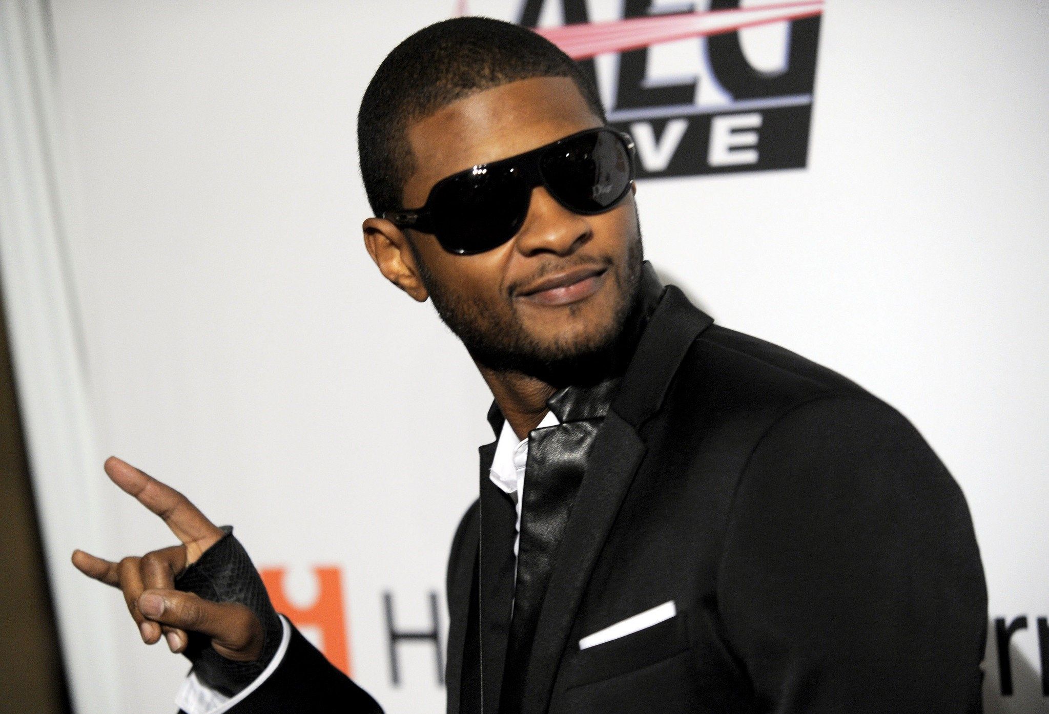 Usher Omg - HD Wallpaper 