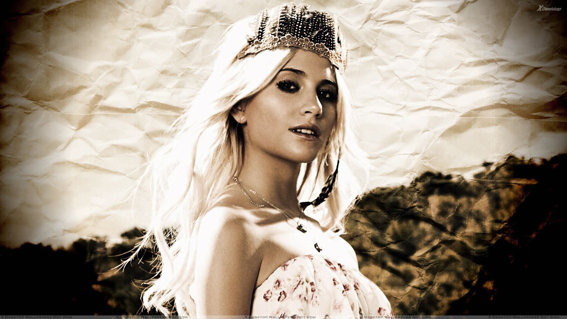 Girl Wearing Crown Hd - HD Wallpaper 