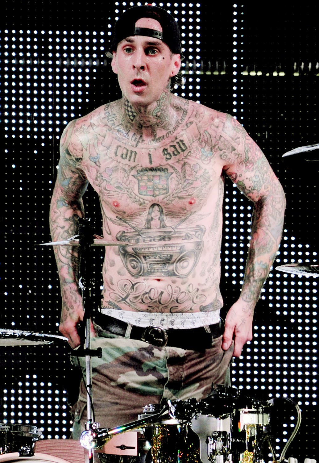 Travis Barker Tattoos After Plane - HD Wallpaper 