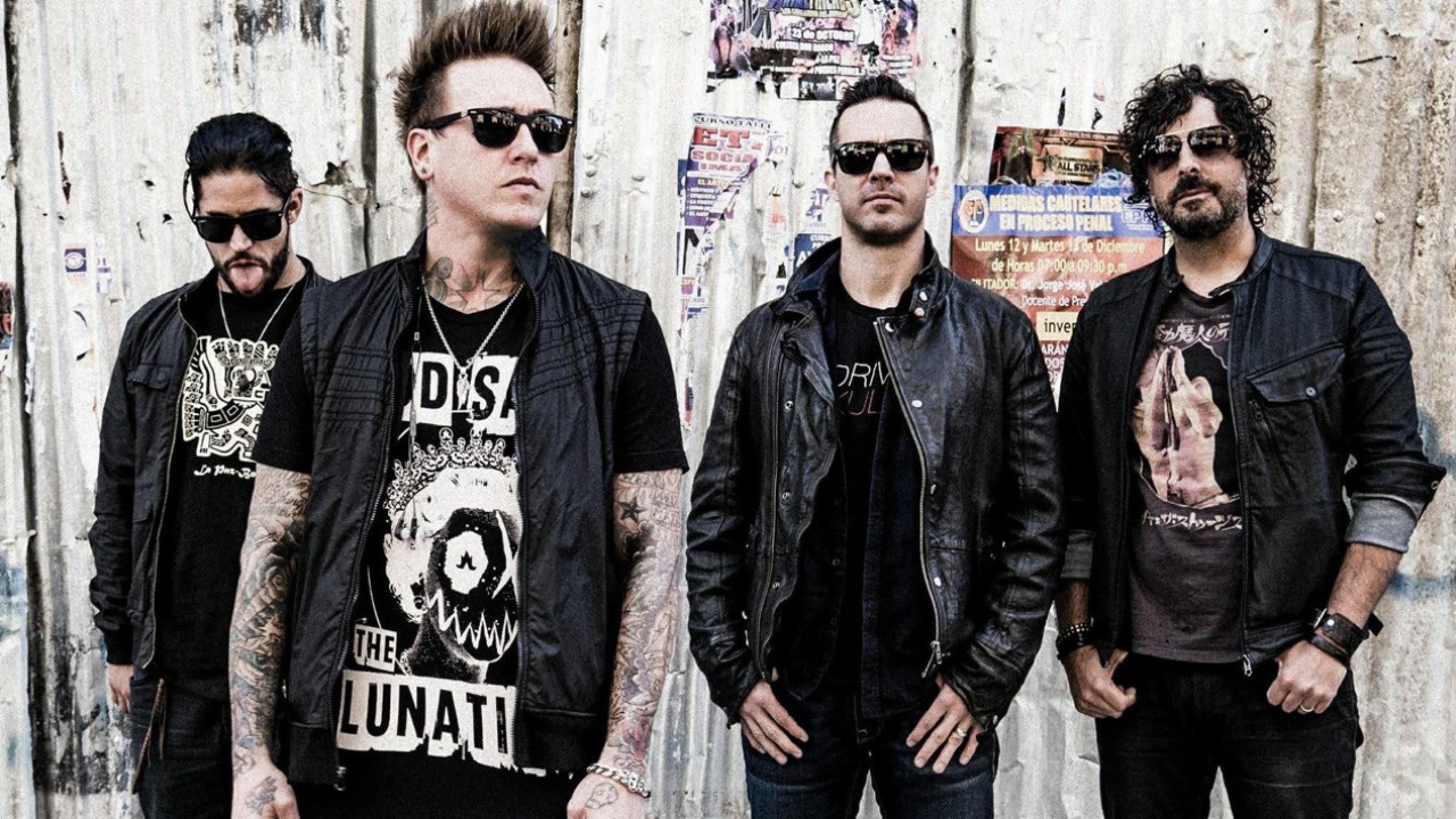 Crooked Teeth Papa Roach 2018 - HD Wallpaper 