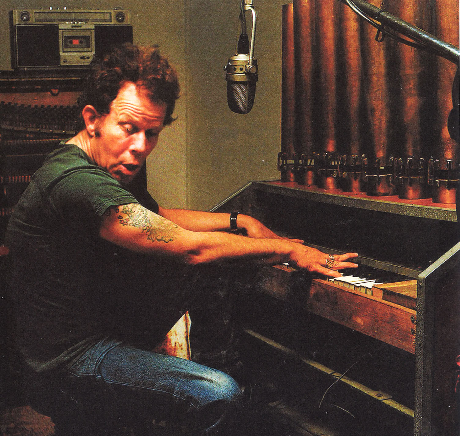 Tom Waits Wallpaper - Annie Leibovitz Tom Waits - HD Wallpaper 