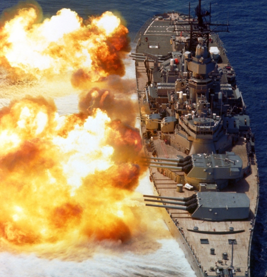 Z88 Battleship Iowa Class Chive 920 12 Big Booming - Uss Iowa Broadside - HD Wallpaper 