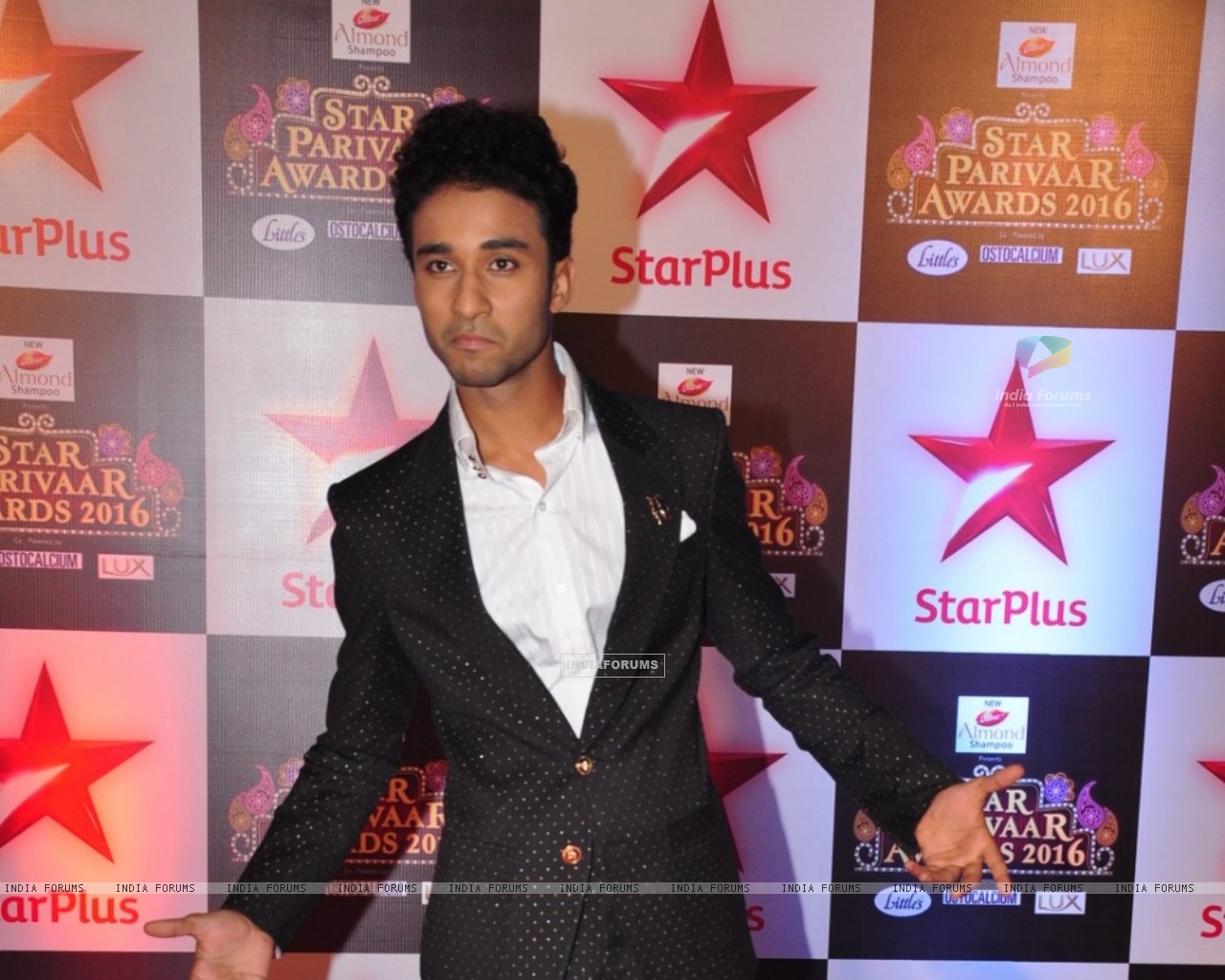 star plus logo new