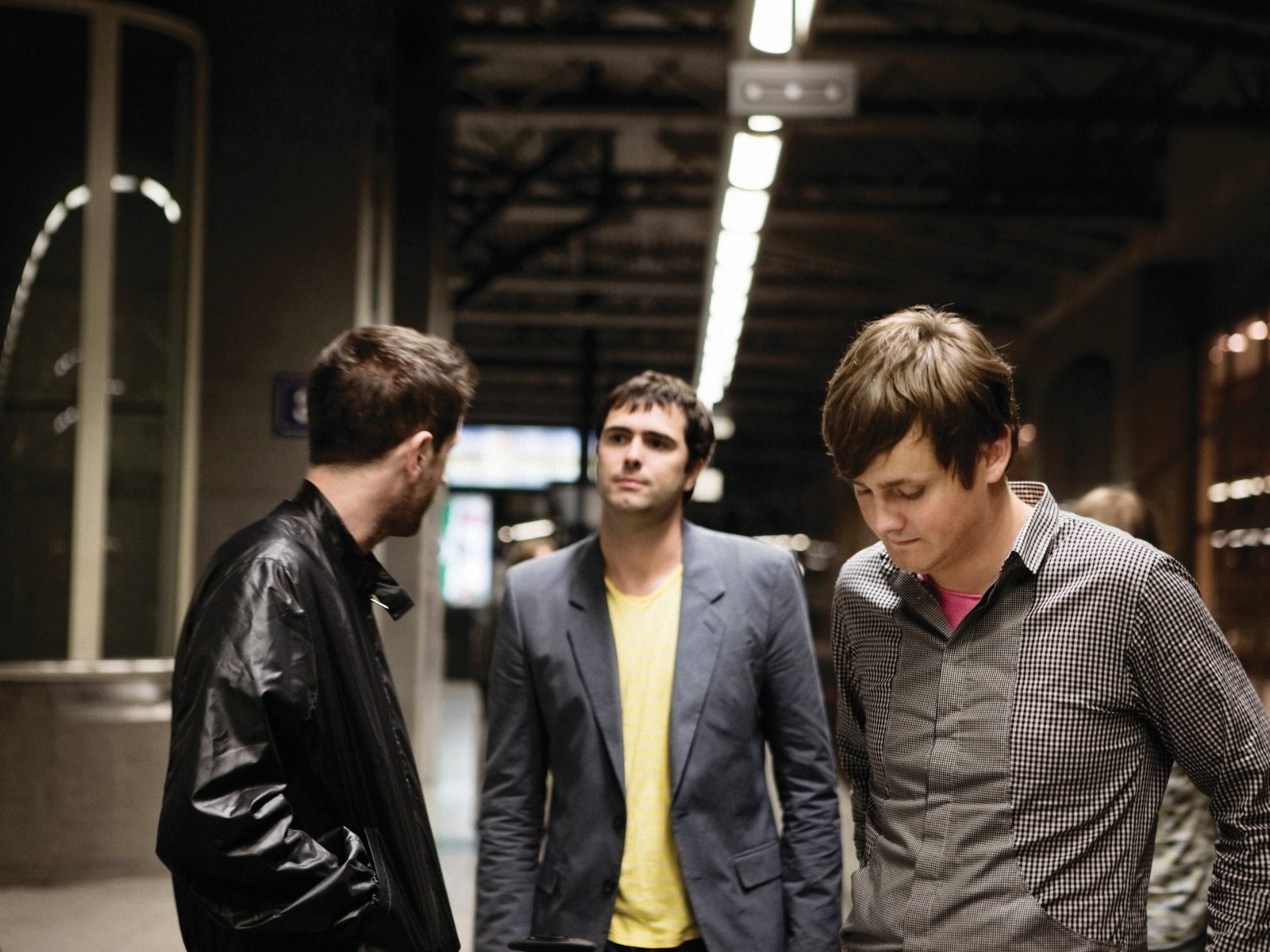 Keane Handsome 01 Wallpaper - Bandas De Indie Rock Britanico - HD Wallpaper 
