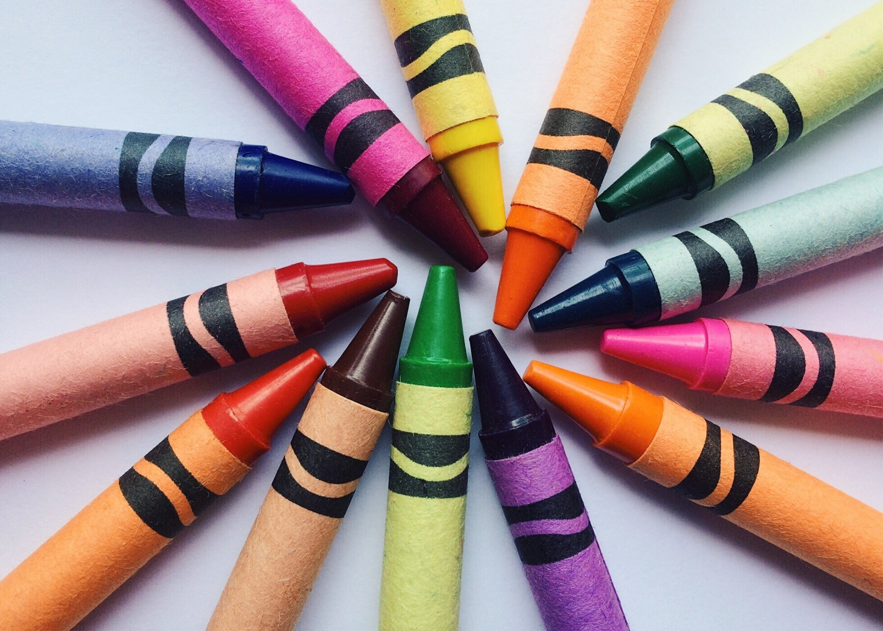 Color Crayons - HD Wallpaper 