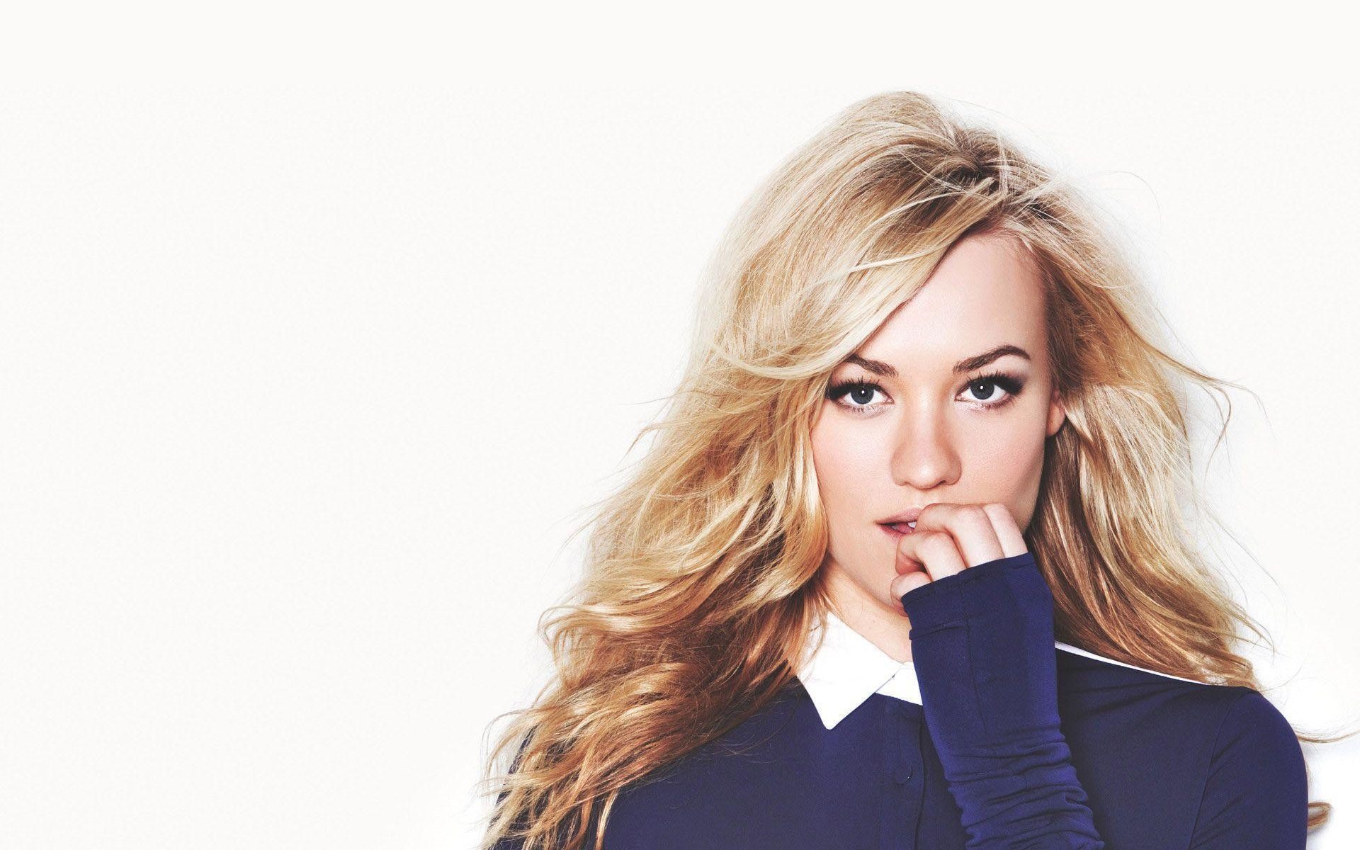 Yvonne Strahovski Wallpaper - Yvonne Strahovski Png - HD Wallpaper 