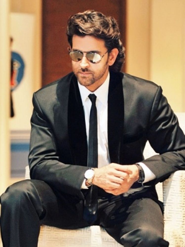 Hrithik Roshan Suit Style - HD Wallpaper 