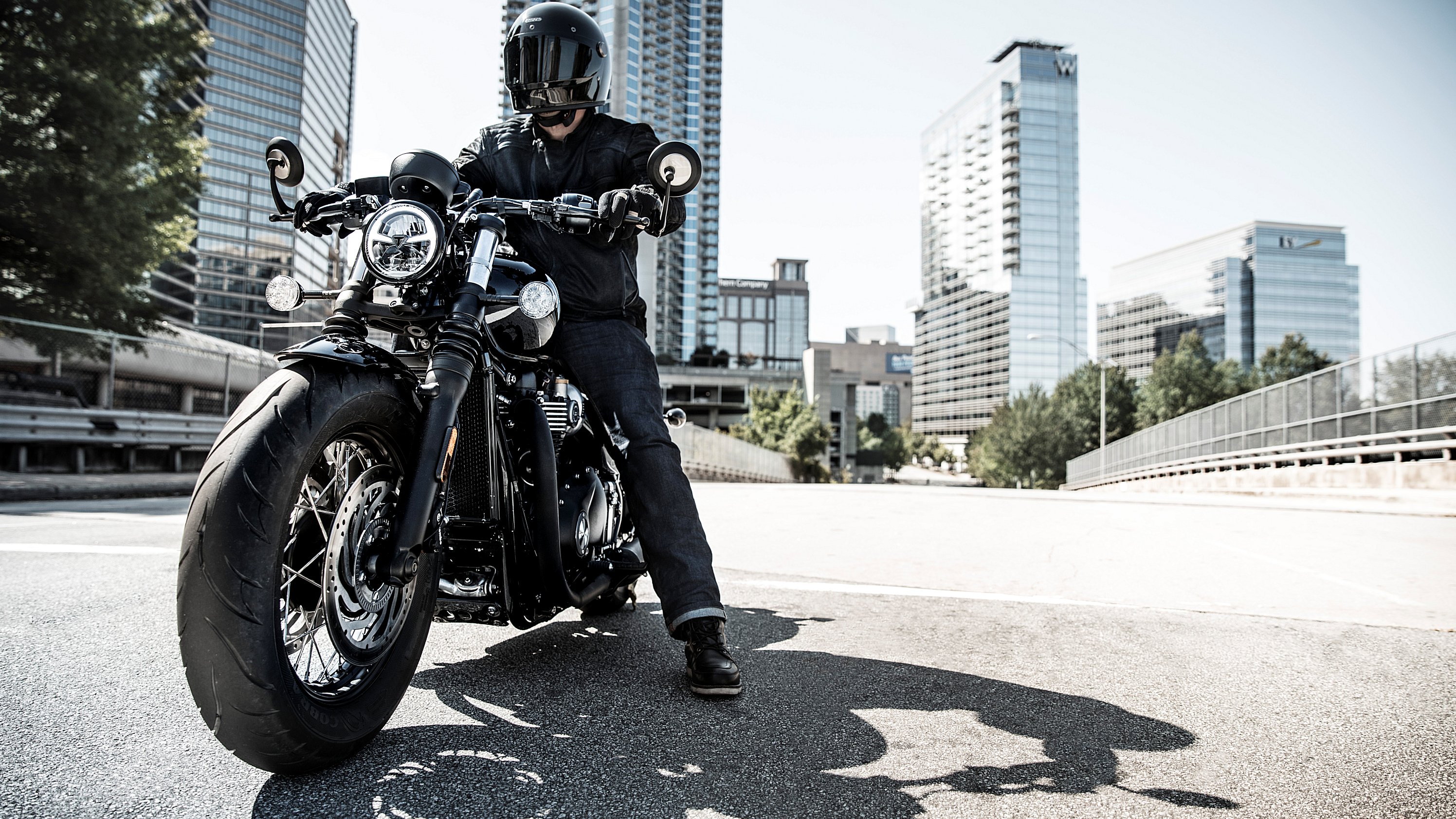 Triumph Bonneville Bobber Black Edition - HD Wallpaper 