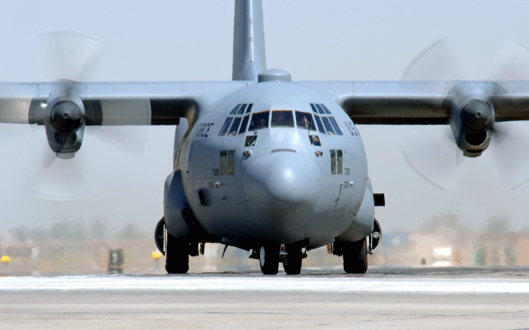 Download High Quality C-130 Hercules Military Airplanes - C 130 Plane - HD Wallpaper 