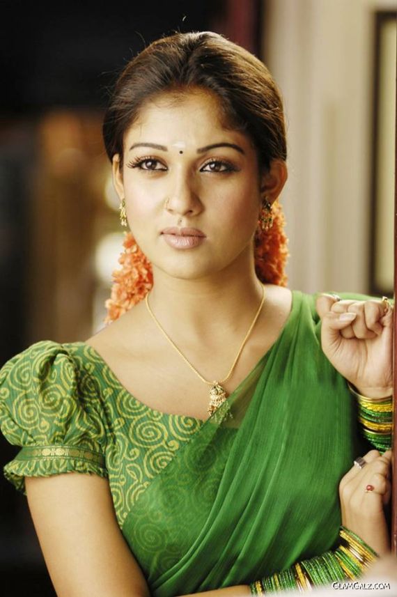Nayanthara - Karunarathna Divulgane Song Lyrics - HD Wallpaper 