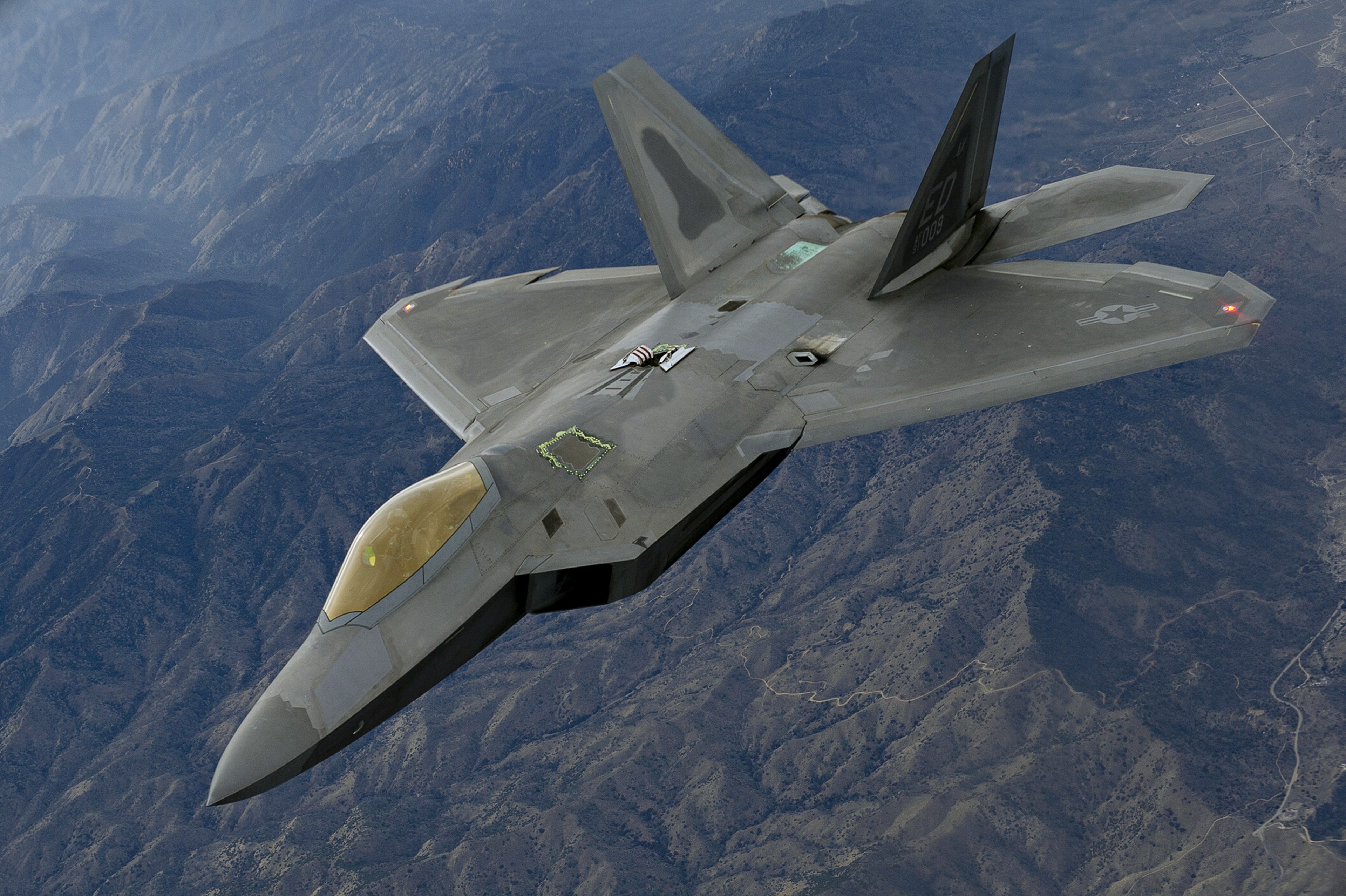F 22 Raptor 2017 - HD Wallpaper 