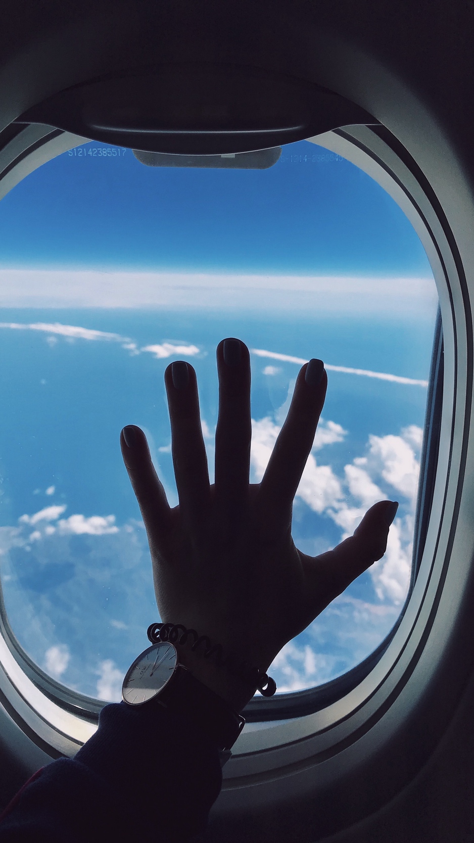Download Wallpaper Porthole Hand Airplane Window - Iphone 7 Airplane Window - HD Wallpaper 