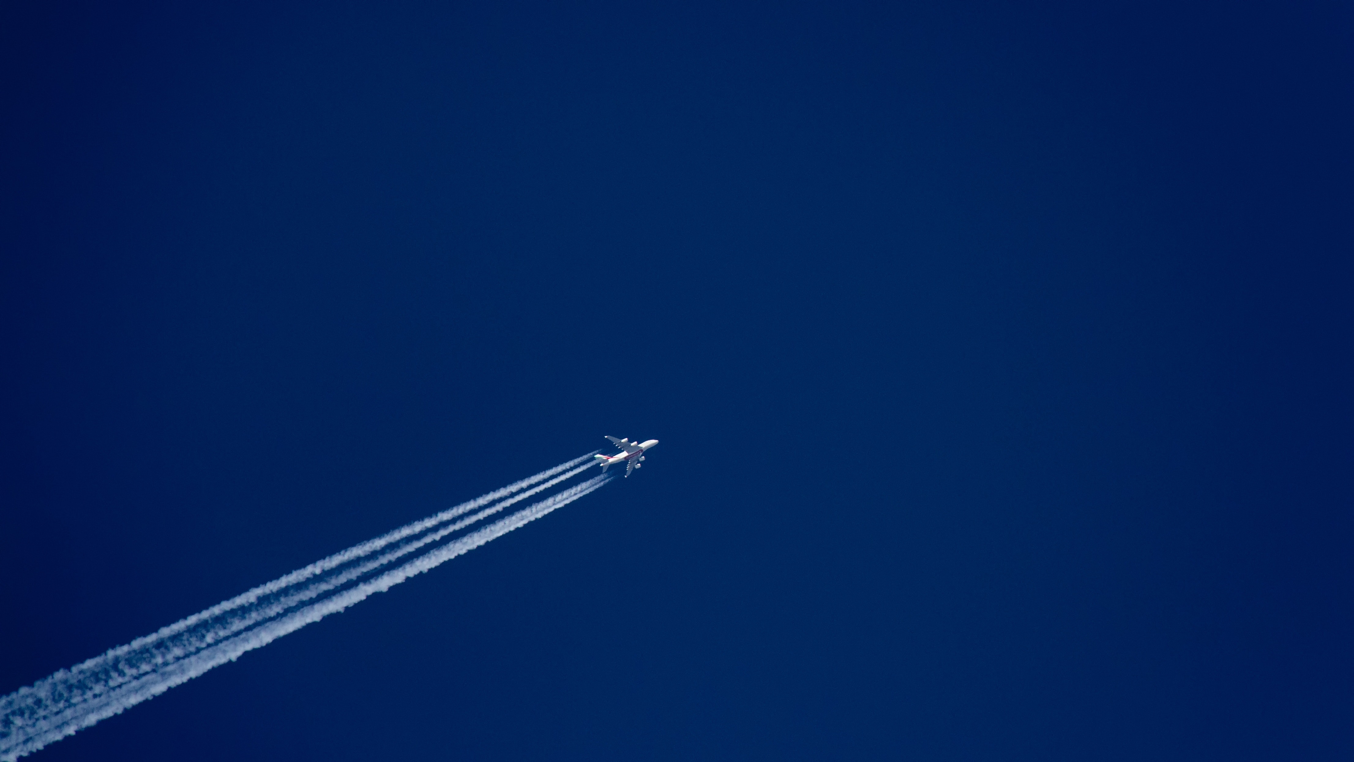 Plane On The Blue Sky - 4424x2489 Wallpaper Plane On The Blue Sky - 4424x2489 Wallpaper